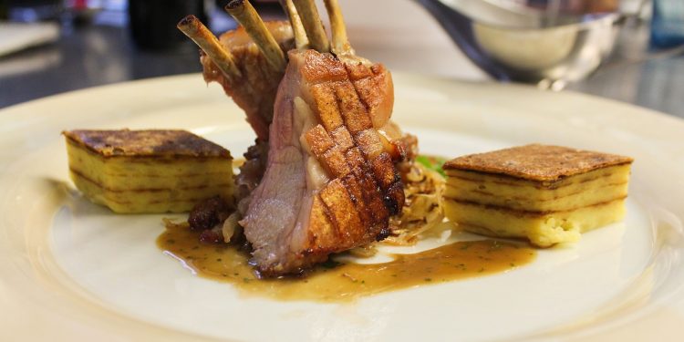 Fakta Restoran Padang Babi yang Viral di Media Sosial