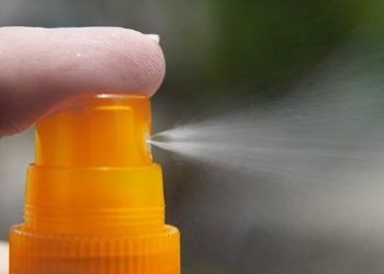 Cara Pakai Sunblock Spray yang Benar Agar Hasil Maksimal