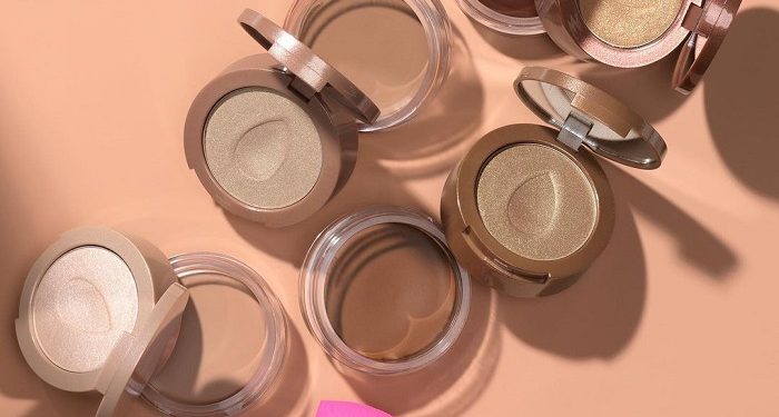 Cegah Makeup Cakey, Berikut Cara Mengaplikasikan Foundation dengan Beauty Blender