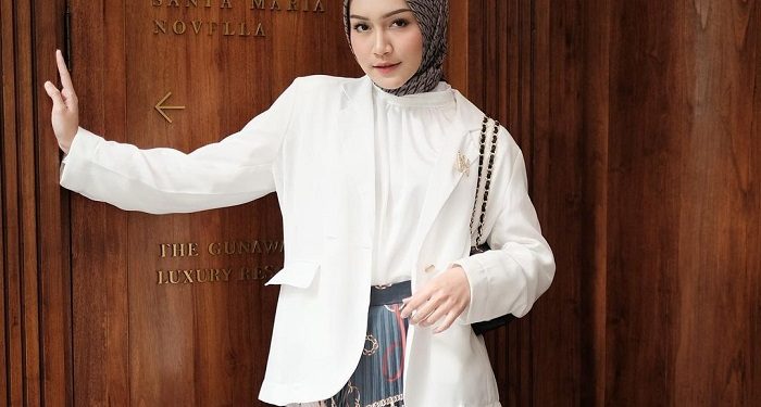 Inspirasi Monogram Style ala Melody Prima