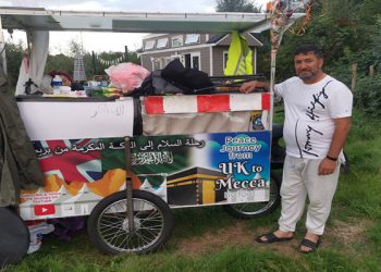 Adam Mohammed, Pria Asal Inggris yang jalan kaki menuju Mekkah