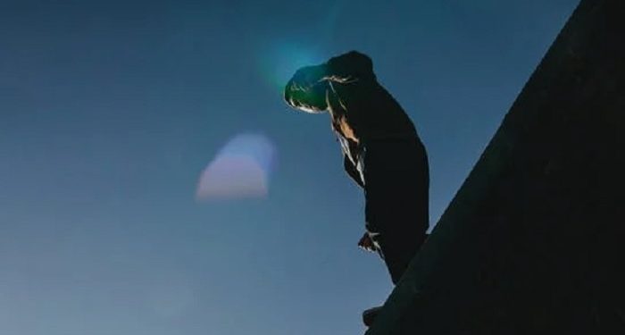 Penyakit Fisik Kronis Meningkatkan Angka Bunuh Diri di Inggris