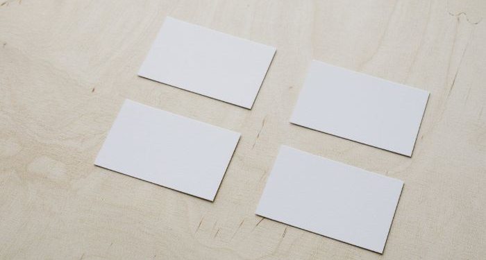 Hukum Menyandingkan Nama Suami di Belakang Nama Istri