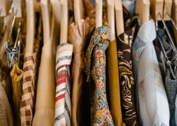 Pakaian Kemuliaan untuk Orang Tua di Akhirat