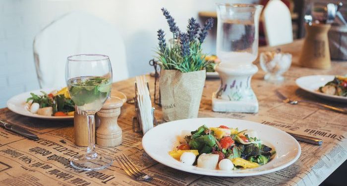 Rasulullah Mendoakan Ayahnya Abdullah bin Busr yang Menghidangkan Makanan