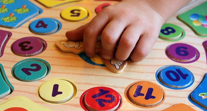 4 Cara Mengajarkan Anak Calistung