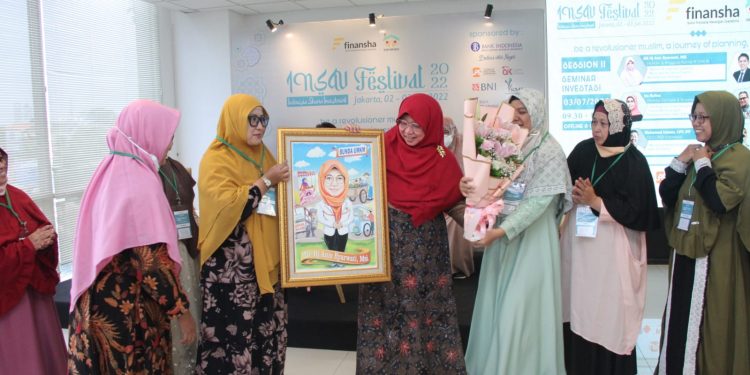 Anis Byarwati Dinobatkan sebagai Bunda UMKM, Salurkan 1.050 Alat Produksi Usaha