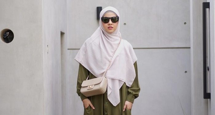 Referensi Outif Sporty Kasual dalam Balutan Syar'i