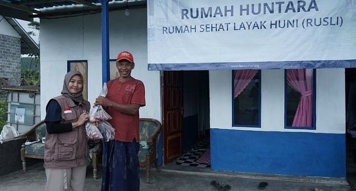 LAZ Al Azhar Salurkan Kurban Untuk Penyintas Erupsi Semeru