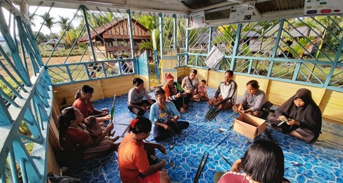 LAZ Al Azhar Manfaatkan Daun Sagu Jadi Polybag Persemaian