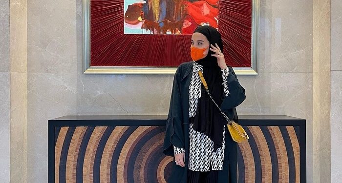 Inspirasi Outfit Hijab ala Cewek Mamba - Chanelmuslim.com