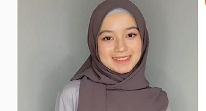 Tutorial Hijab Kasual Syari Simpel