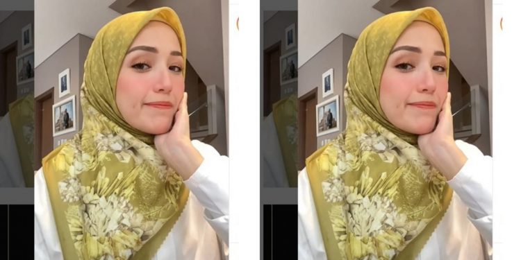 Tutorial Hijab Segiempat Simpel ala Adelia Pasha