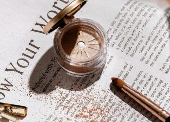 5 Cara Membuat Eyeliner dari Eye Shadow