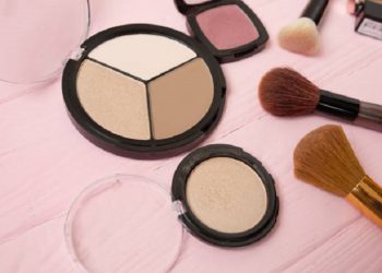 Trik Re-apply Sunscreen Tanpa Merusak Makeup