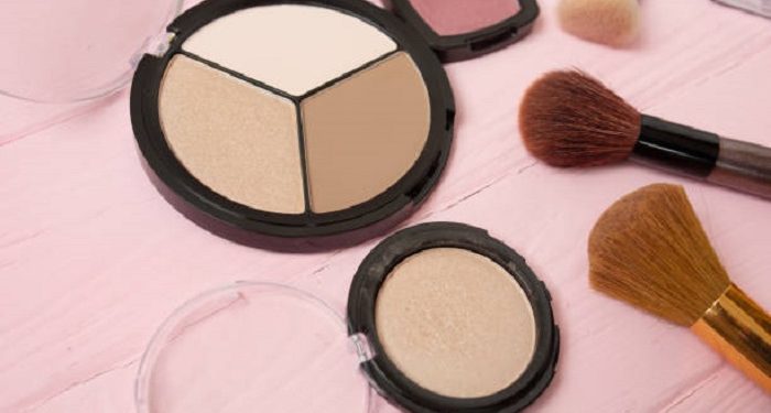 Trik Re-apply Sunscreen Tanpa Merusak Makeup