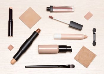 3 Cara Tepat Mengaplikasikan Concealer