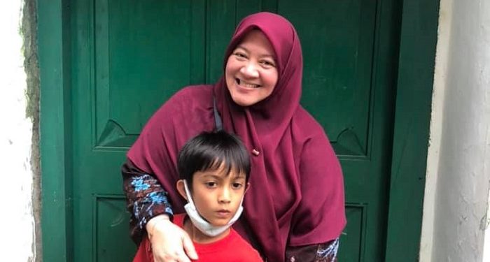 Cuci Tangan Sebelum Anak Cium Tangan