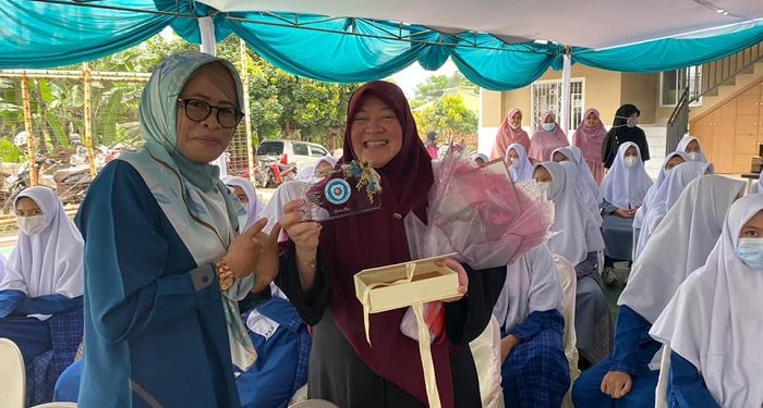 Jangan Samakan Kemampuan Orang tua dengan Guru dalam Mendidik Anak