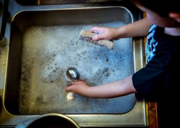 Sudah Siapkah Anak ke Pesantren? Cek Daftar 20 Kemandirian Anak Berikut