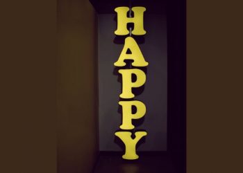 Bahagia ketika Melihat Orang lain Senang