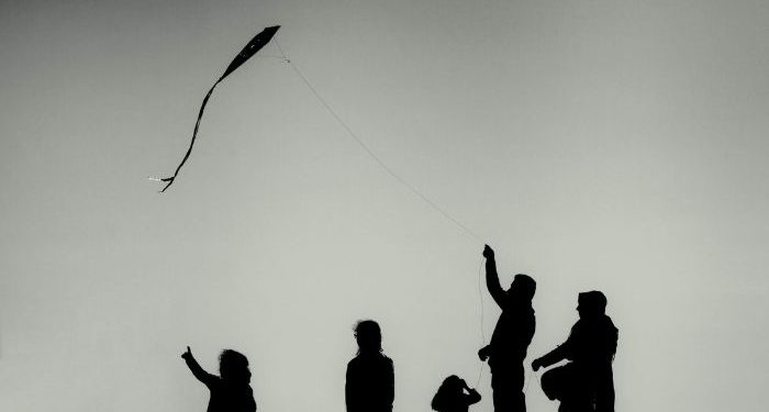 Pola Pengasuhan yang Sehat dalam Keluarga Menurut Psikolog UGM