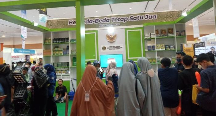 Al-Qur`an dan buku gratis