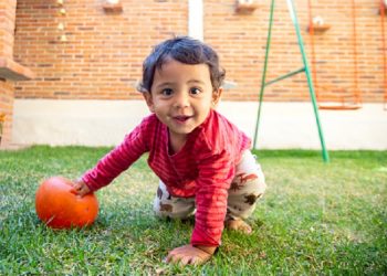 Si Kecil Masih Merangkak, Tidak Kunjung Berjalan