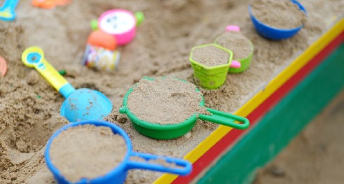 Manfaat Bermain Pasir untuk Tumbuh Kembang dan Kekebalan Tubuh Anak