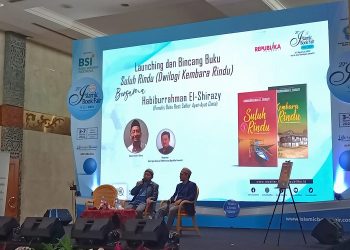 Habiburrahman El-Shirazi Launching Buku Suluh Rindu di IBF 2022