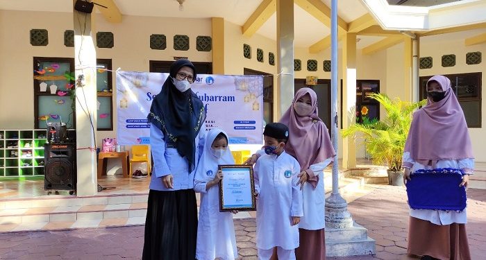 Peringati Muharram, LAZ Al Azhar Jawa Tengah Berikan Santunan Pendidikan Anak Yatim