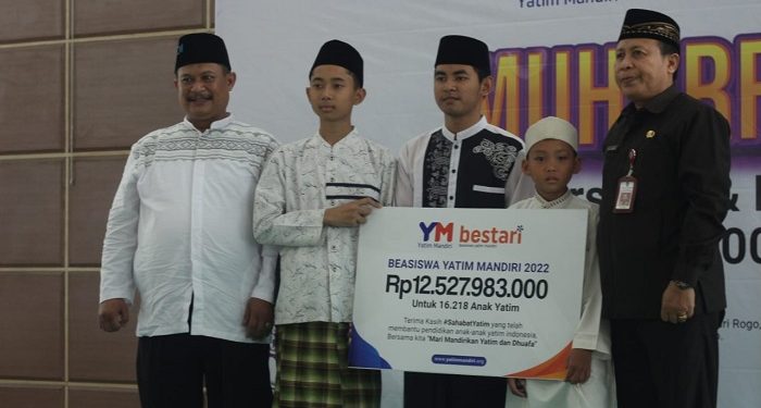 Doa Bersama Yatim dan Penyaluran Beasiswa Untuk 17.000 Yatim Dhuafa