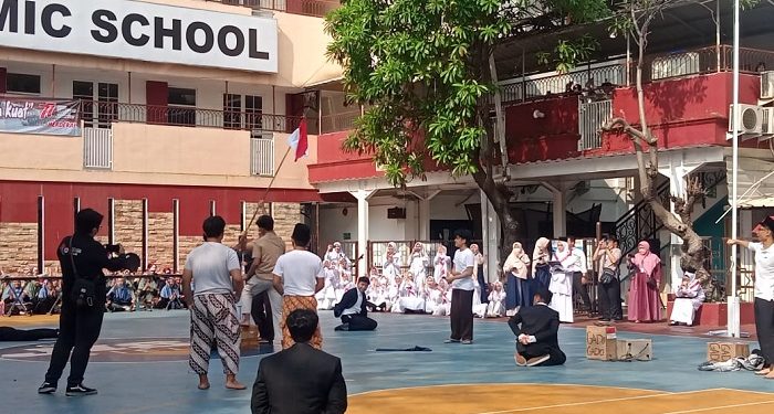 Pertunjukan Drama Kolosal oleh Siswa Jakarta Islamic School untuk Peringati HUT RI ke-77