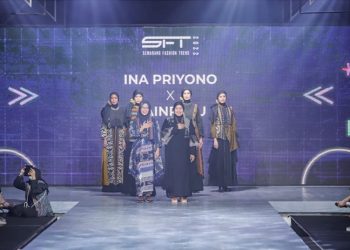 Angkat Kain Troso, Ina Priyono x Kain Ratu Meriahkan Semarang Fashion Trend 2022