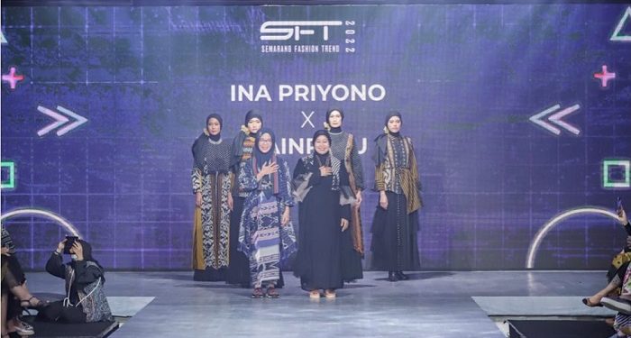 Angkat Kain Troso, Ina Priyono x Kain Ratu Meriahkan Semarang Fashion Trend 2022