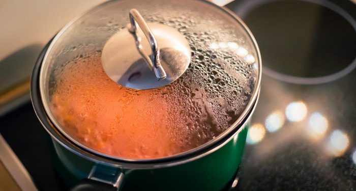 Hukum Menggunakan Rice Cooker Berlapis Emas