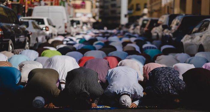 Laksanakanlah shalat dalam kondisi apa pun