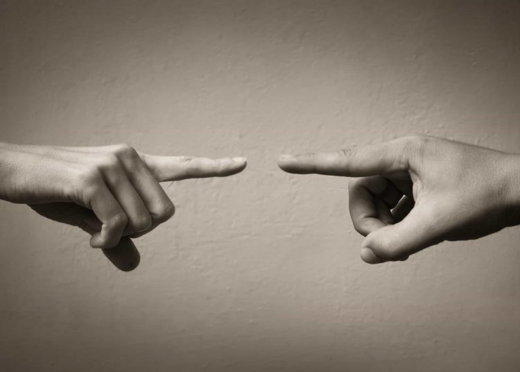 Jangan Salahkan Orang Lain