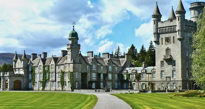 Fakta Menarik Kemegahan Kastil Balmoral, Tempat Ratu Elizabeth II Tutup Usia