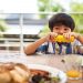 Tips Mengatasi Anak yang Tidak Berhenti Makan