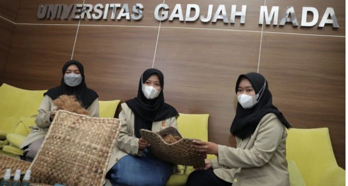 BANGAU, Bantal Anti Bakteri Kreasi Mahasiswa UGM