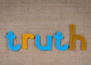 Seseorang Dinilai dengan Kebenaran, bukan Sebaliknya