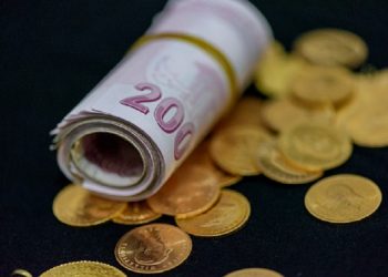 Sikap Suami dan Istri di Saat Ekonomi Terpuruk