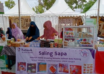 Salimah Kota Padang Gelar Bazar Ramaikan Hari Jadi Sumatera Barat