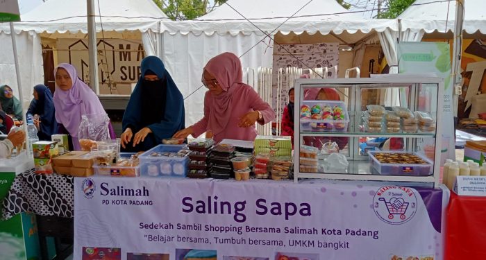 Salimah Kota Padang Gelar Bazar Ramaikan Hari Jadi Sumatera Barat
