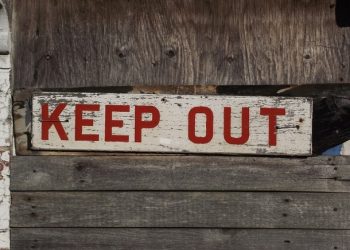 An-Nur Ayat 1-3, Hukuman Bagi Pezina