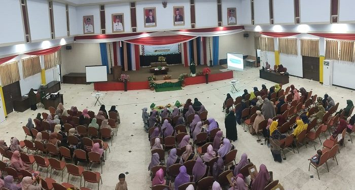 Membantu Program PKK, Muslimah Wahdah Diminta Selalu Mengundang Ibu Camat dalam Kegiatan Seperti Tasyakuran DIROSA