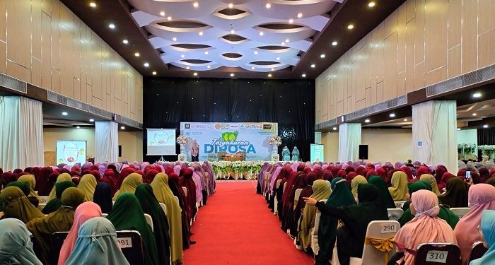 Bumikan Al Quran, Muslimah Wahdah Makassar Gelar Tasyakuran Dirosa