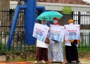 Warga Lampung Gelar Flash Mob Tolak Kenaikan BBM