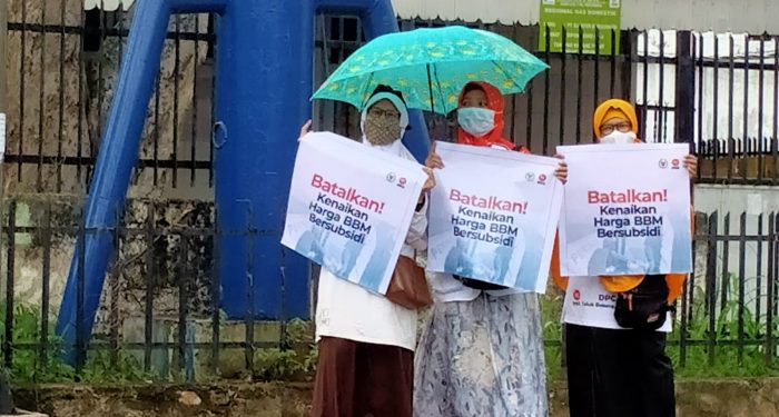 Warga Lampung Gelar Flash Mob Tolak Kenaikan BBM